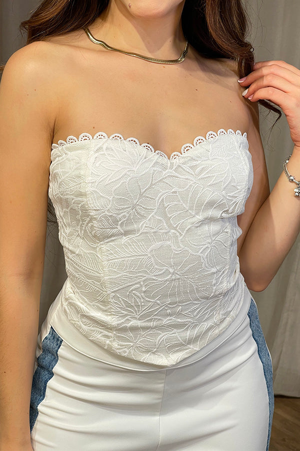 Blusa DF01774 Strapless ajustada para mujer elaborada en encaje dyaboo color crudo