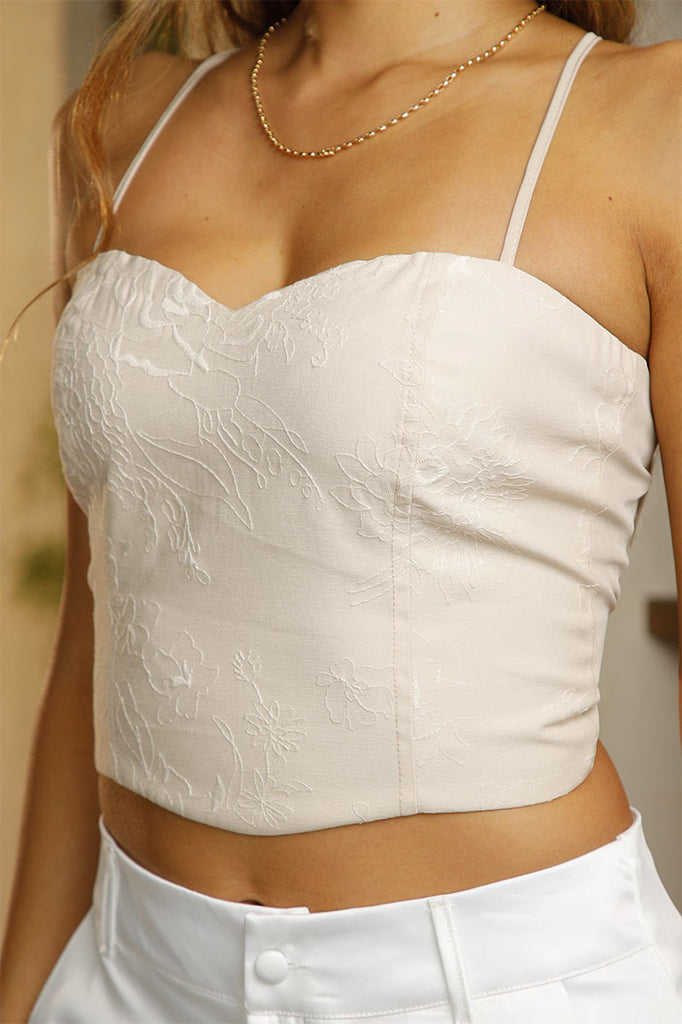 Blusa DF01890 para mujer con textura floral,elaborada en poliéster con grabado dyaboo color beige 1