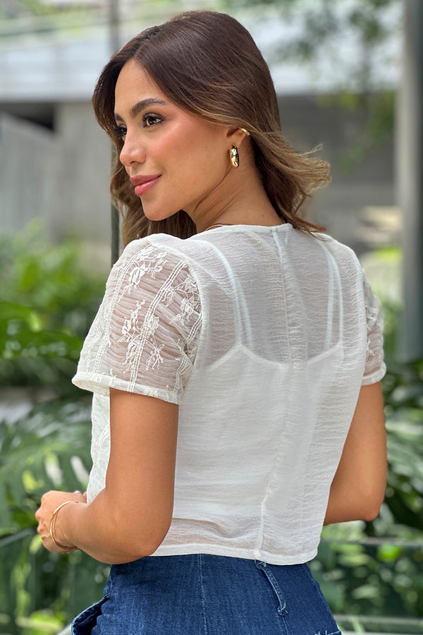 Blusa corta en un tejido semitransparente Df02385 para mujer dyaboo color crudo 2