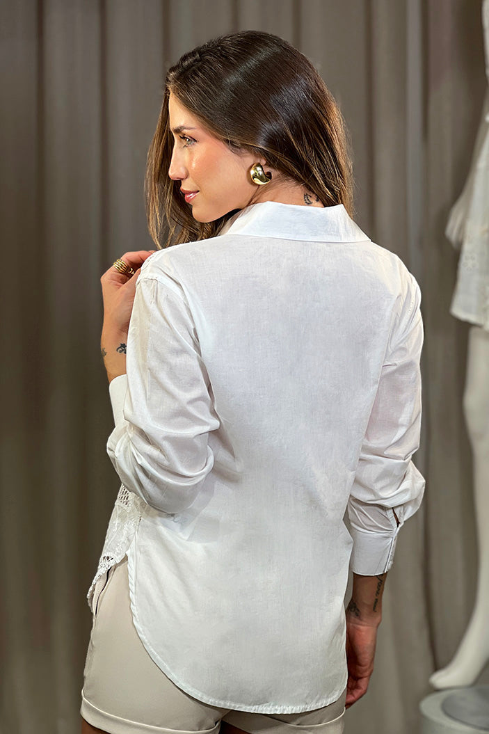 Camisa DF21302 para mujer manga larga con detalles en encaje y bordados calados dyaboo crudo 4
