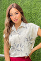 Camisa DF21305 para mujer con flores bordadas elaborada en lino dyaboo color beige