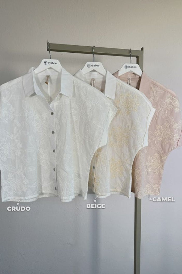 Camisera DP21057 para mujer, silueta semi ajustada, elaborada en chalis con grabado en tejido dyaboo colorido