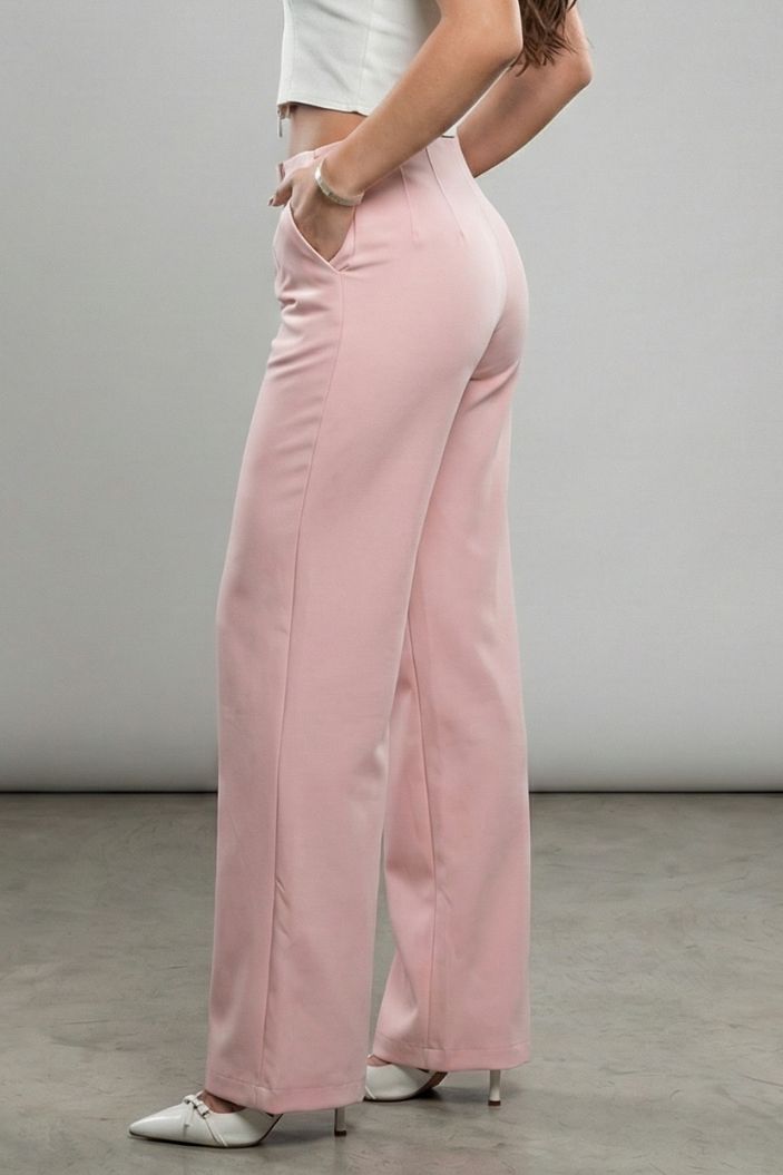 PantalónDF06106 para mujer de corte recto confeccionado en tela ligera y fluida dyaboo color rosado